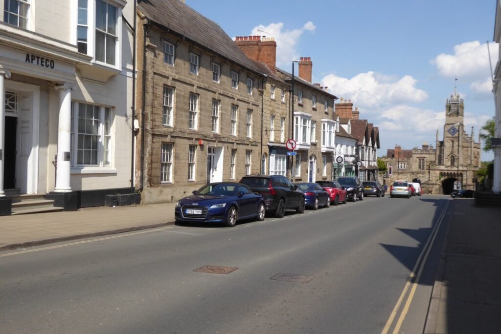 Jury Street in Warwick town centre, with shops and restaurants in old buildings