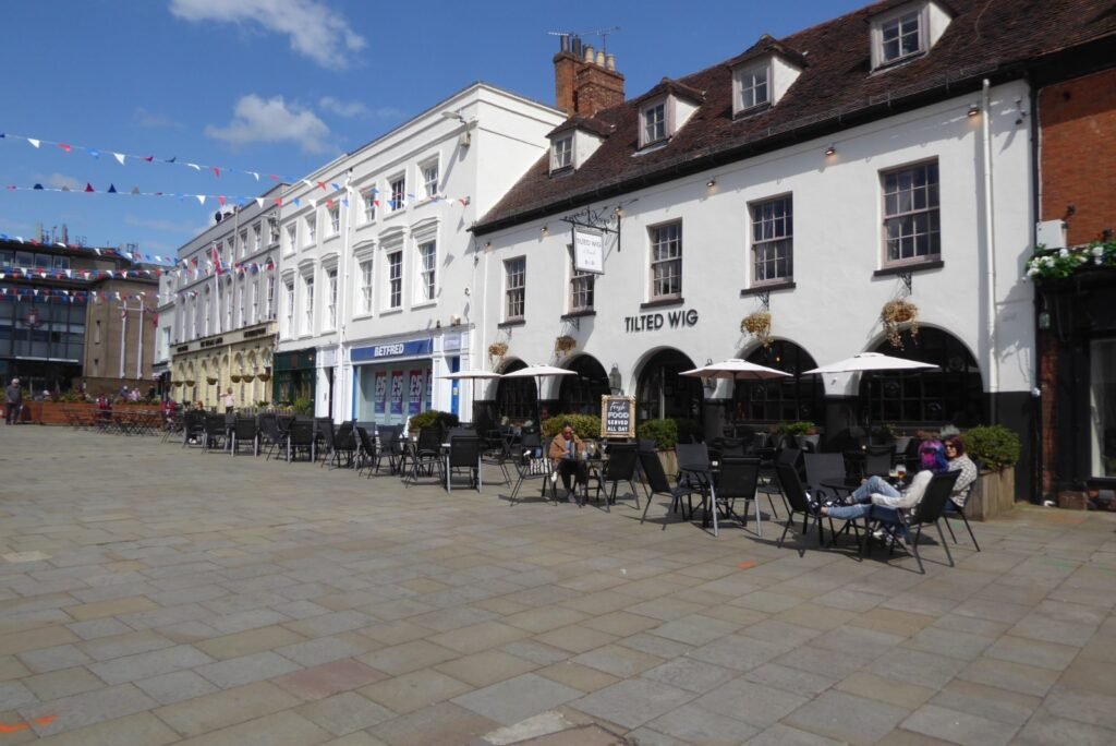 Shops, cafés and pubs around Warwick Market Place