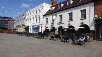 Shops, cafés and pubs around Warwick Market Place